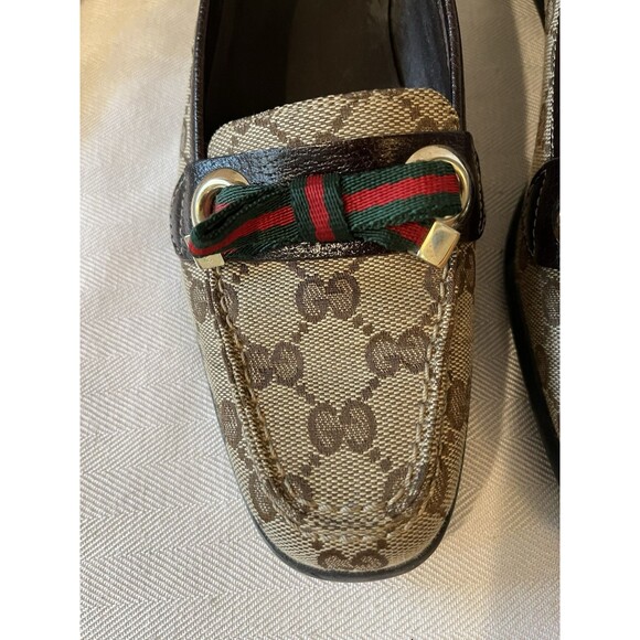 Gucci Signature GG Canvas Loafer With Bow, Rubber Driving  Sole Women Size 6 M - Picture 2 of 14
